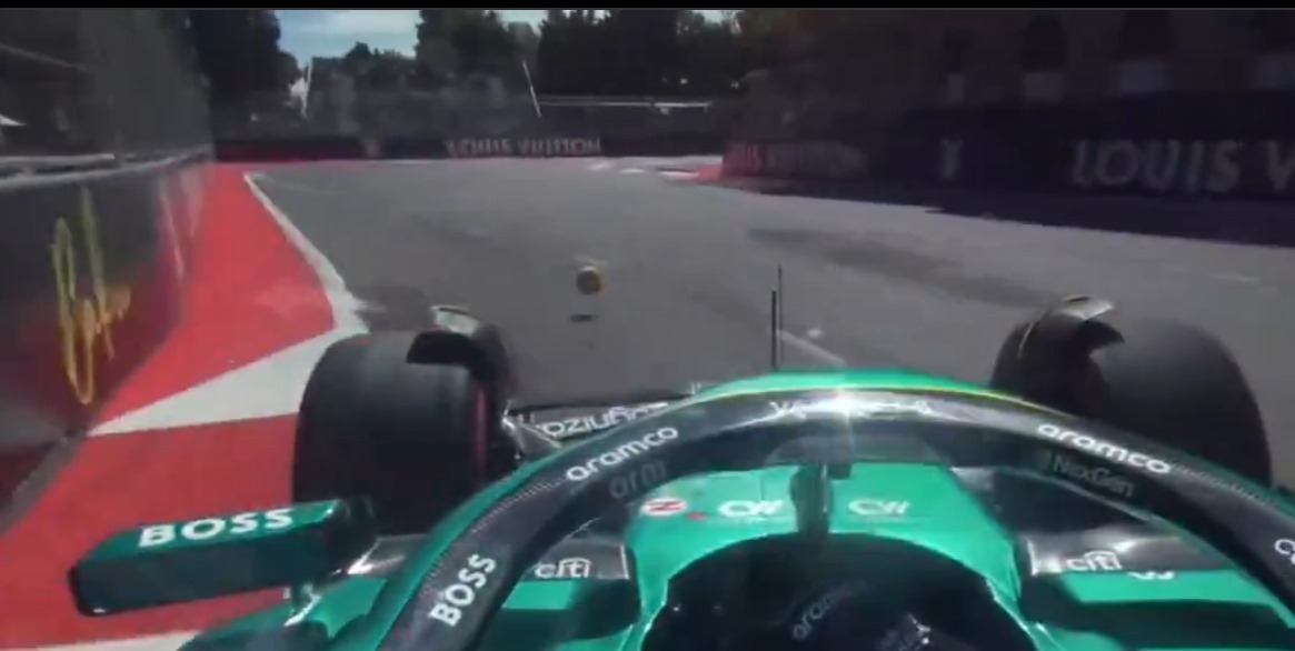 SrtaVari's tweet image. Las manzanas no flotan y no tienen cuerda 😅