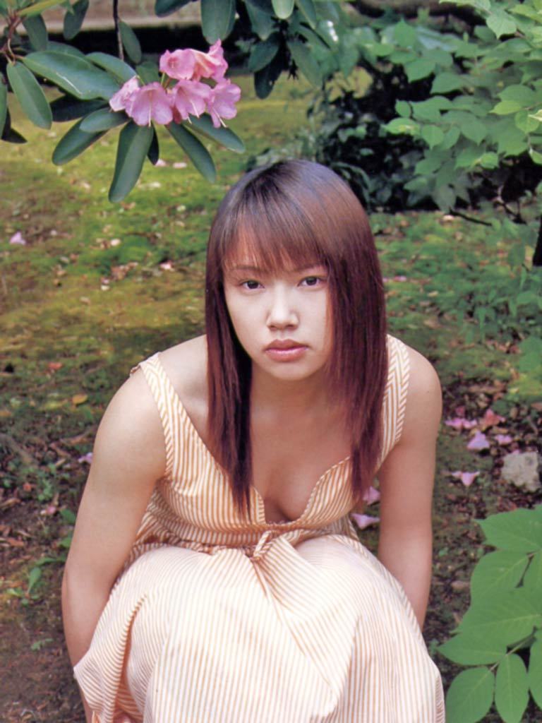 放送局占拠に出演するソニンの水着画像88枚をブログにアップしました♪    
#放送局占拠 
#ソニン
cyoinatu-onna.com/blog-entry-242…