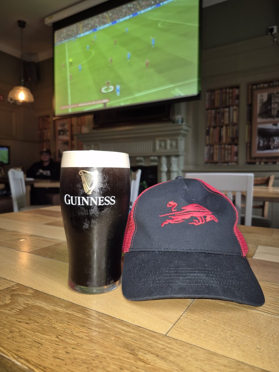 daveharmoniser1's tweet image. In Liverpool wird gepinkelt💧💧💧💧. Also wird dieser RBLeipzig-Fan innerlich nass. Liverpool-Derby.