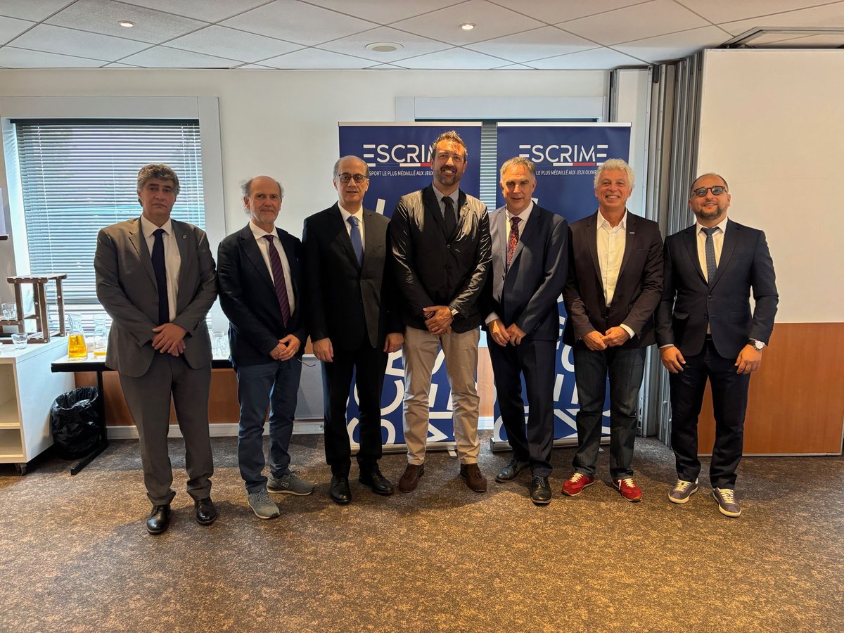 Real Federación Española de Esgrima tweet media