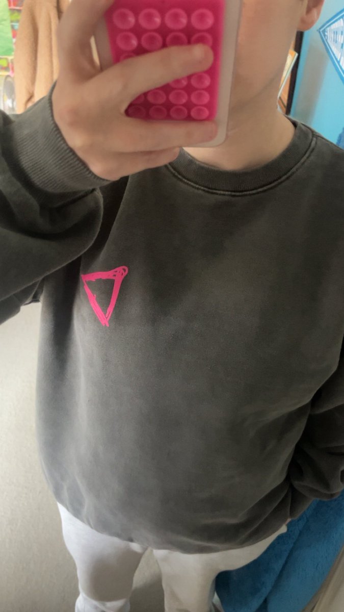 I got the play sweater!! 💗