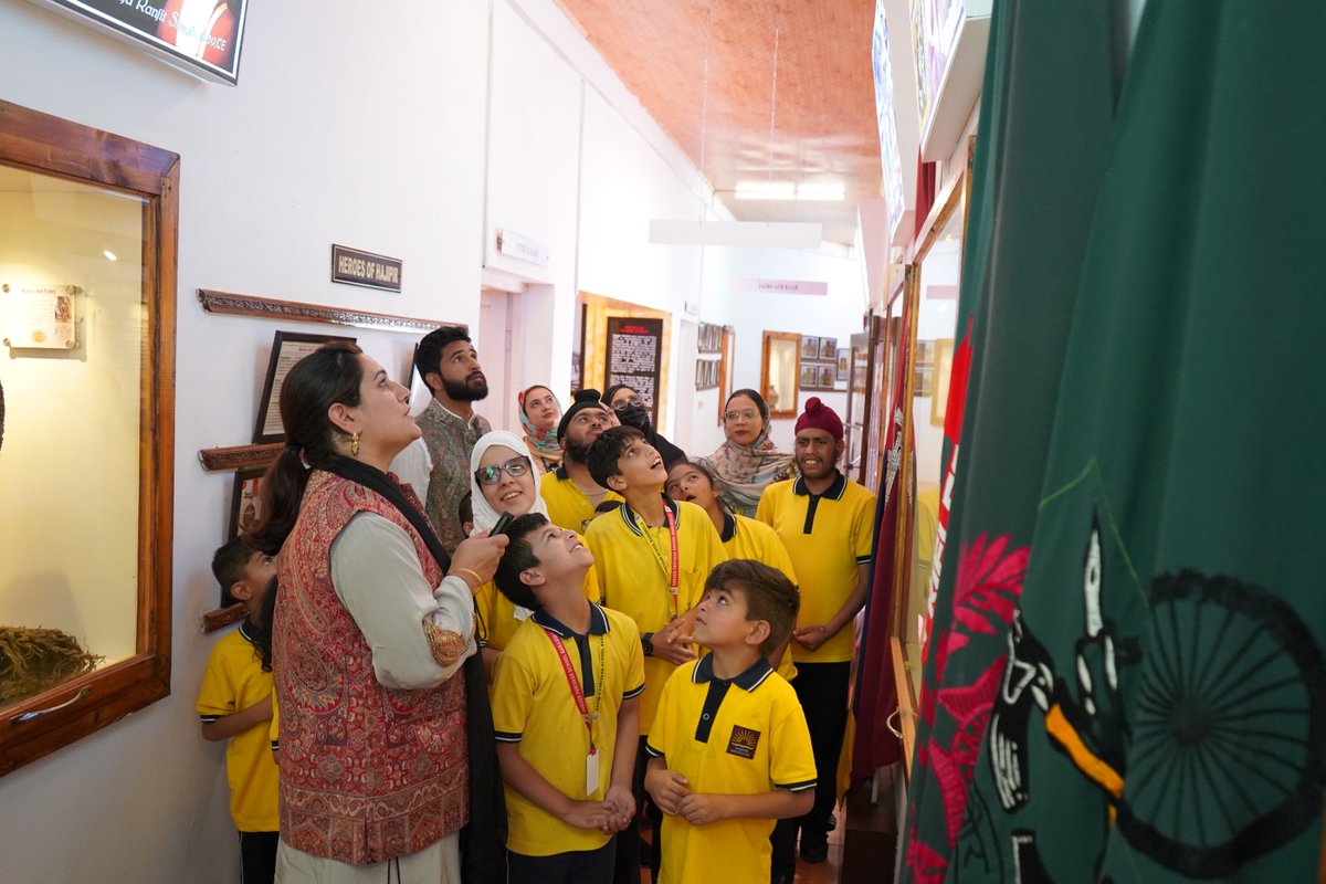 Dagger Parivaar School tweet media