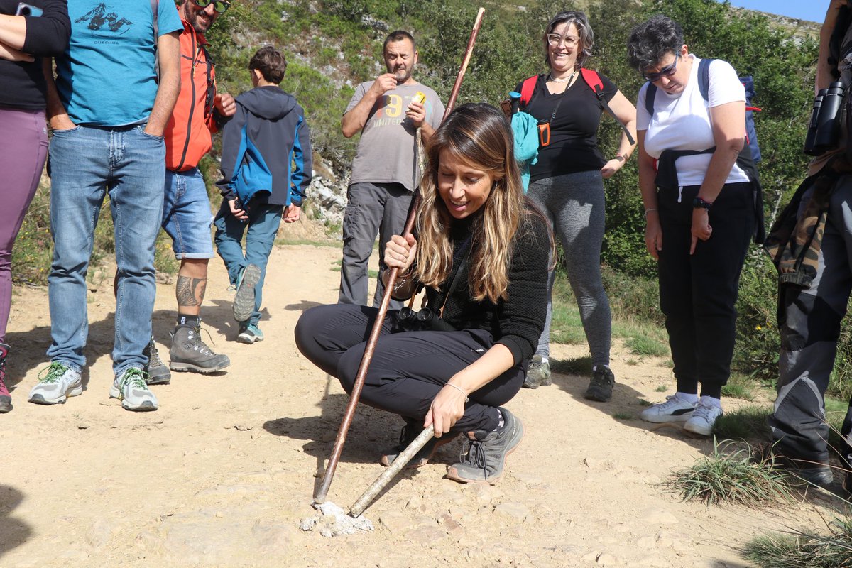 🐾 La ruta de rastreo con Ecosfera (dentro de las #JEPNansa) partió de San Sebastián de Garabandal hacia el collado de Piedrahita 🌿
👣 Huellas y señales de fauna 🦌 La berrea, sonido único del otoño
#CaminoLebaniego