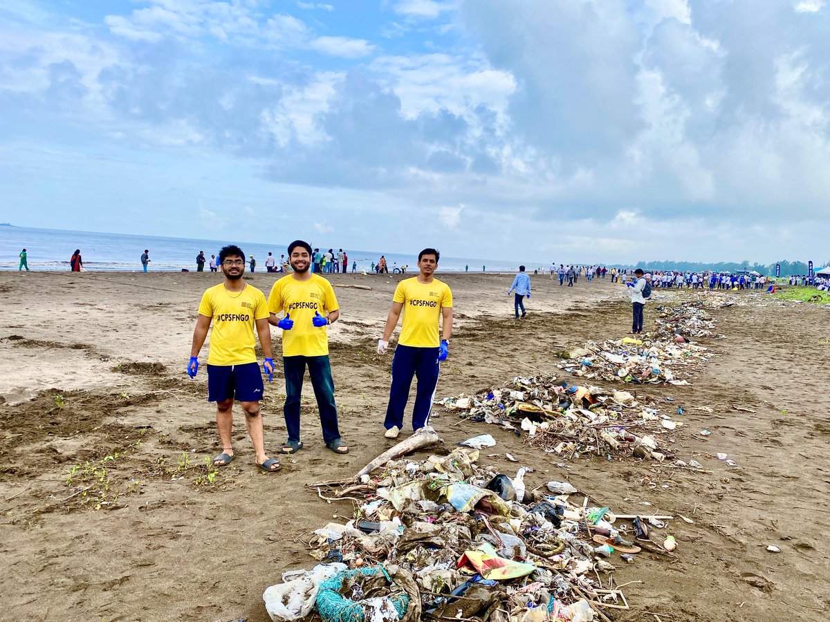 CPSF16's tweet photo. Sevaparv 2025, Beach cleaning drive at Suruchi beach Vasai. #SevaParv2025 #BeachCleanUp #cpsfngo #nisargbycpsfngo #SDG  #goalkeeper @vvcmc_official @collectorpal https://t.co/DUnvcopf6b