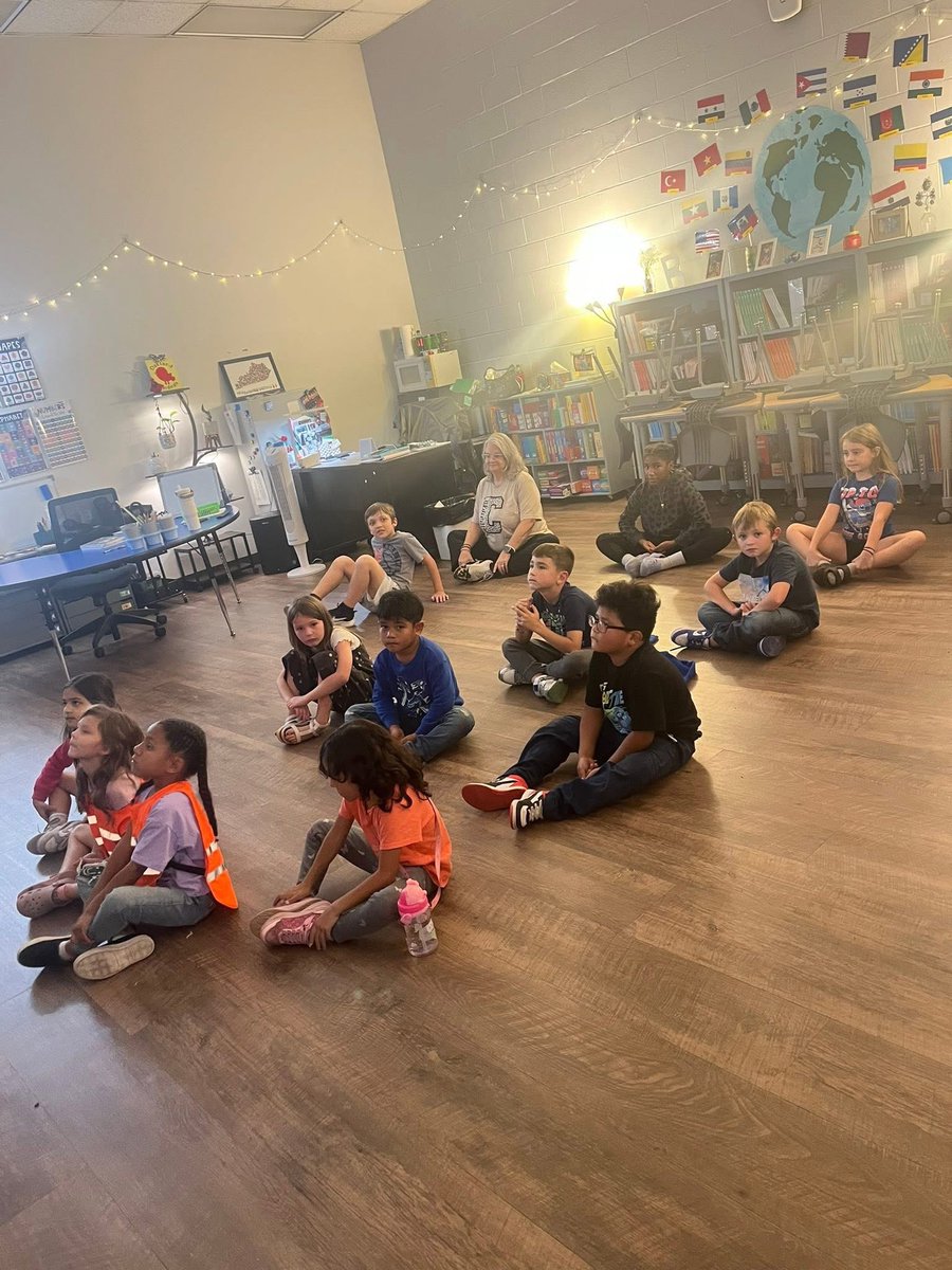 OESCards's tweet photo. Our first Sharpen the Saw Club day was a hit! Students joined clubs like art, sewing, photography, chess, science, and more, and will continue working with their groups this semester. https://t.co/ok8OGSP1PV
