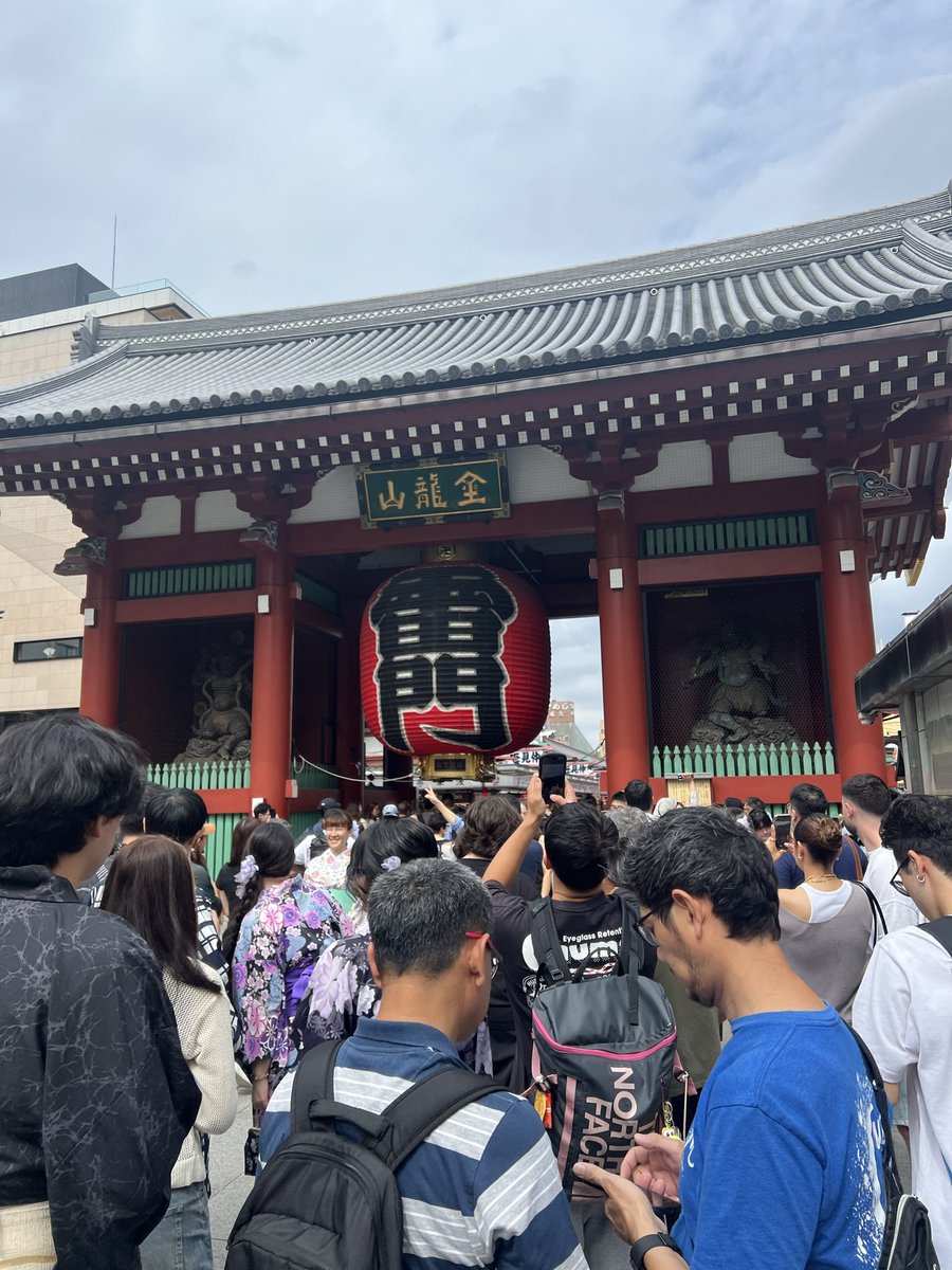 sukeosaru's tweet photo. 久々浅草
ギリ天気もって良かった https://t.co/8pWcr3wHgj