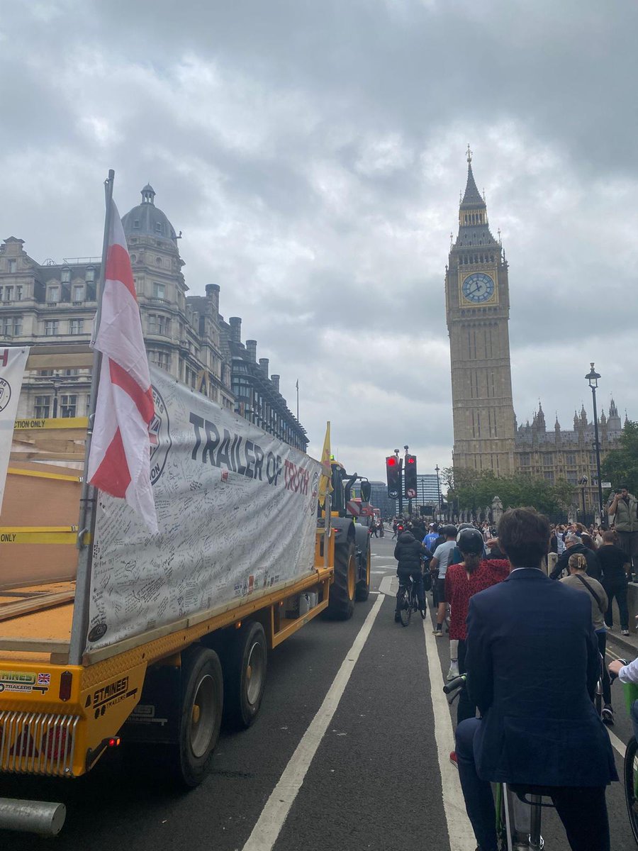 BritishFarmNet's tweet photo. 🇬🇧 The Trailer of Truths has landed at Big Ben!
Today we stood in the heart of London with fellow farmers and supporters, making our voices heard loud and clear. 🚜✊

This is about more than today — it’s about protecting our family farms, our livelihoods, and our future. 💚🌾

#TrailerOfTruths #LondonConvoy #SaveOurFamilyFarms #AllFarmers #AxeTheFamilyFarmTax