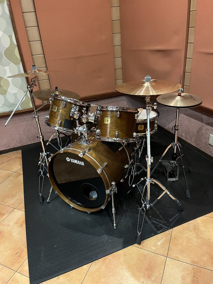 ドラムの練習をしちゃうんだなー🥁