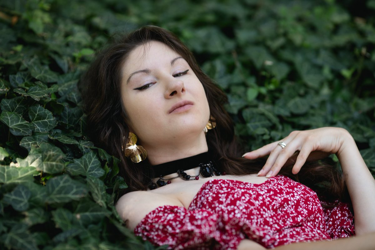 Лежить і уважно дивицця, чи всі задонатили на генератори:
send.monobank.ua/jar/2SsDcsN1SZ