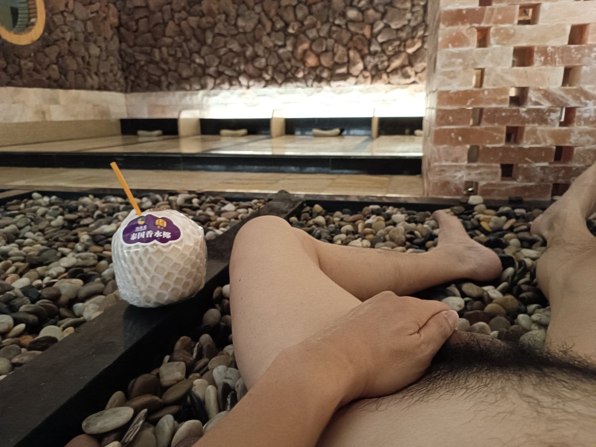 bdscblock's tweet photo. 抽離���人的工作與生活，偶而也得放鬆一下，釋放心中的小慾望
冬天一起泡湯？ https://t.co/VzpVBy4rln