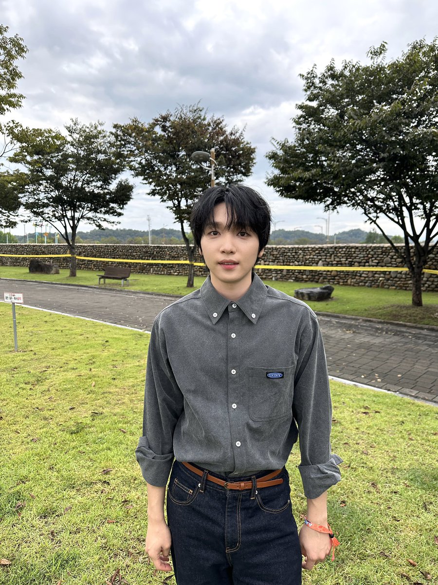 jeongsewoon_twt's tweet photo. 이름에 늘 행운을 품고 있어서 그런 건지, 구름 사이로 햇살이 쏟아지던 잊지 못할 오늘의 순간 🫶

포슬포슬 내리던 비에도 기다려 주시고, 어느 때보다 즐겁게 놀아주셔서 진심으로 감사합니다!

@ 2025 충주파크뮤직페스티벌 with 국악

- ꕤ -

SETLIST

◾️Always
▫️10분
◾️lake
▫️Eternally
◾️나란히
▫️Colors
◾️Don’t know
▫️숨은 그림 찾기
◾️JUST U
▫️Garden

#정세운 #JEONGSEWOON