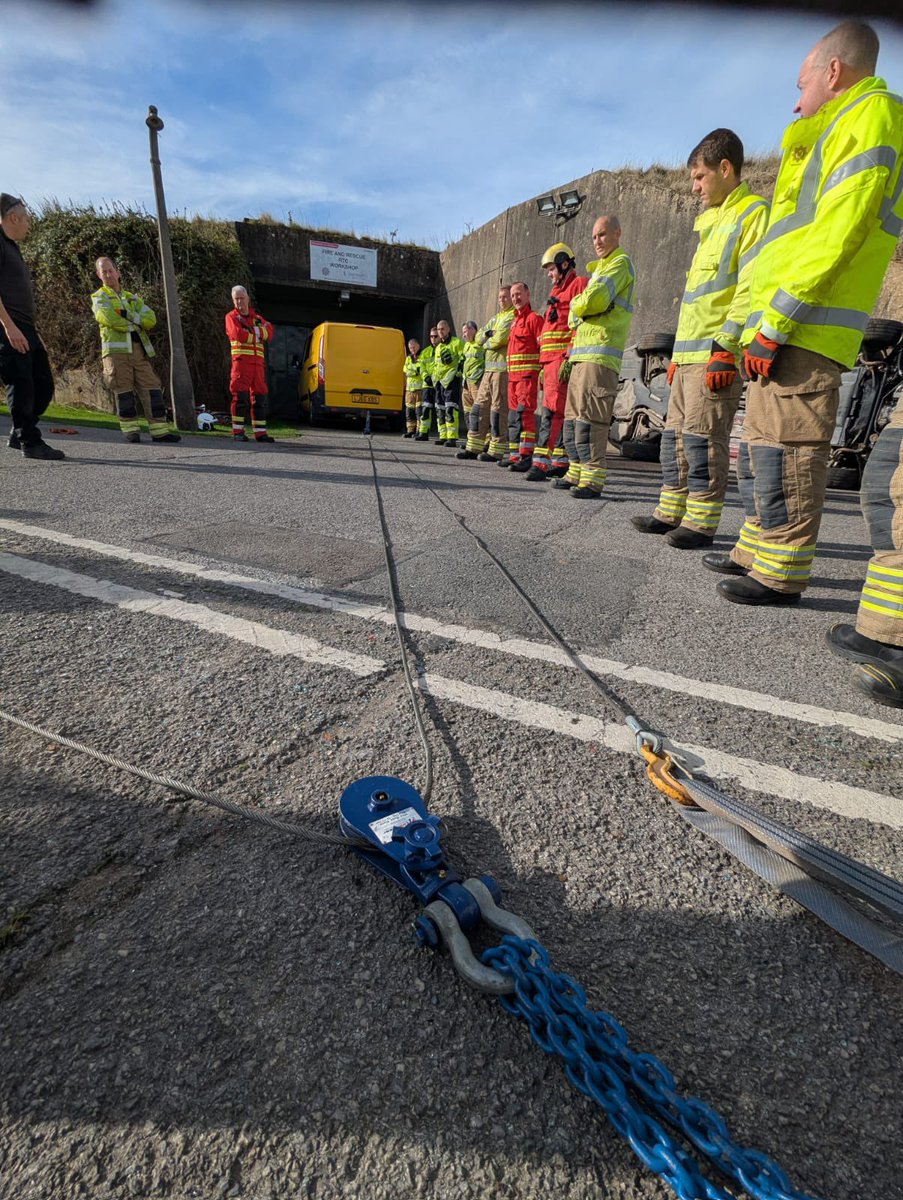 GLTechRescue's tweet image. A few pics from this weeks Heavy Rescue Instructors refresher/ CPD event at @LincsFireRescue 
Thanks to all the Instructors/ participants for your enthusiasm, also manufacturers for your continued support. 👏 @VimpexLtd @HolmatroUK @weberrescueuk @_ukro @NFCC_FireChiefs