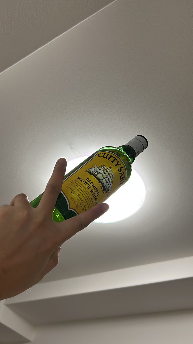 ハイボールを傾けたくて久々にカティサークを購入
冷蔵庫で冷やすとうまいんだこれ