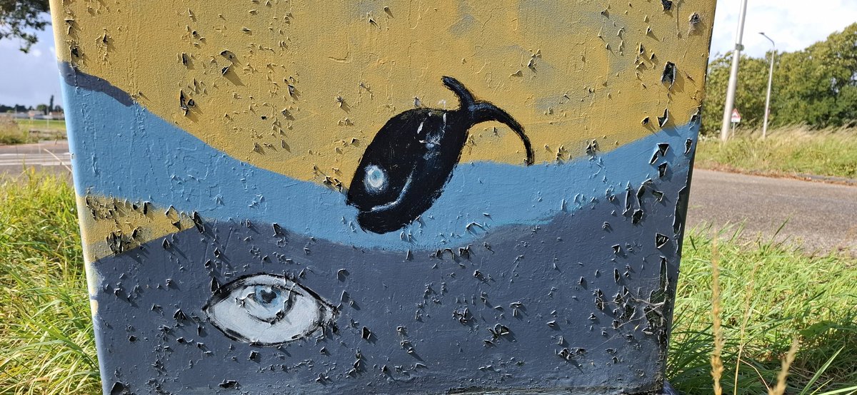 KunstKast's tweet photo. Niks is voor eeuwig. Zeker street art niet. Na 9 jaren van trouwe dienst zetten we de schuurmachine op de pelgrim van Cathy. Binnenkort schildert ze een hele nieuwe verse  versie! https://t.co/C2KRB6v8tf