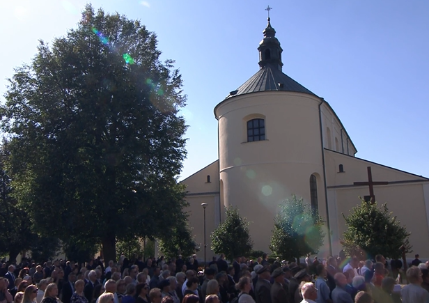 W Drohiczynie zakończyły się uroczystości pogrzebowe śp. bp. Antoniego Pacyfika Dydycza OFMCap, biskupa diecezjalnego w latach 1994–2014, a od 2014 biskupa seniora diecezji drohiczyńskiej. Bp Dydycz spoczął w krypcie katedry drohiczyńskiej.