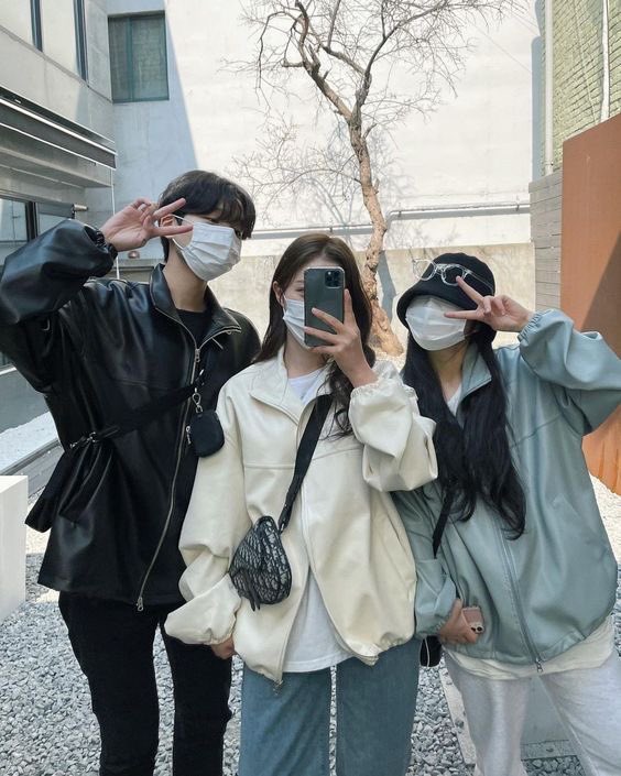 wstreia's tweet photo. ⠀

cafe hopping with shi and migo ! https://t.co/7gft9l4QGf