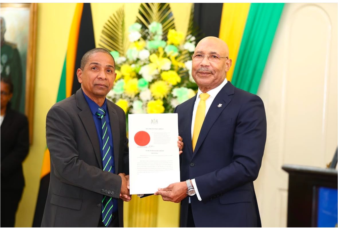 LocalGovJa's tweet image. The Ministry welcomes Minister of State, Hon. Delroy Williams @DWilliamsJam ; he was officially sworn in yesterday at King’s House. We move into a new chapter of greater development and improvement in the local governance system. #LocalGovAtWork
