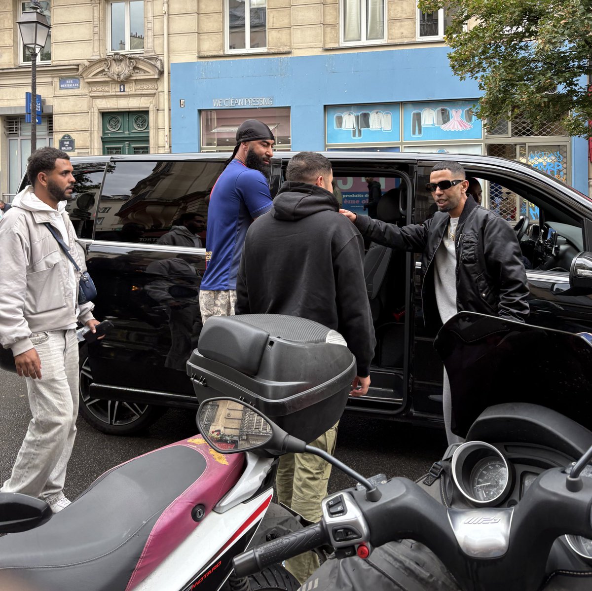 👤💨 tweet media