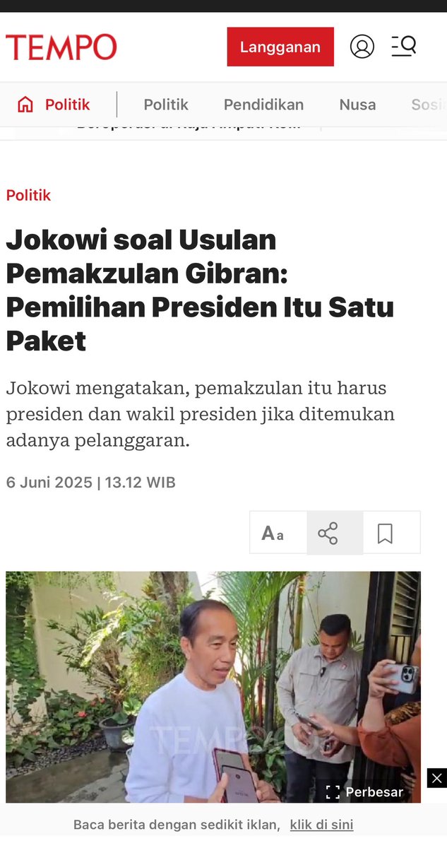 msaid_didu's tweet photo. Sudah 2 (dua) kali Jokowi “mengancam” Presiden @prabowo :

1) 6 Juni 2025 : soal pemaksulan Gibran : Pemilihan Presiden itu satu paket, maknanya : kalau mau jatuhkan anak saya, maka Prabowo juga harus jatuh.
2) 19 September 2025 : Jokowi perintahkan dukung Prabowo-Gibran 2 Priode, maknanya : kalau Prabowo mau maju jadi Capres  2029 maka harus bersama anak saya (Gibran)