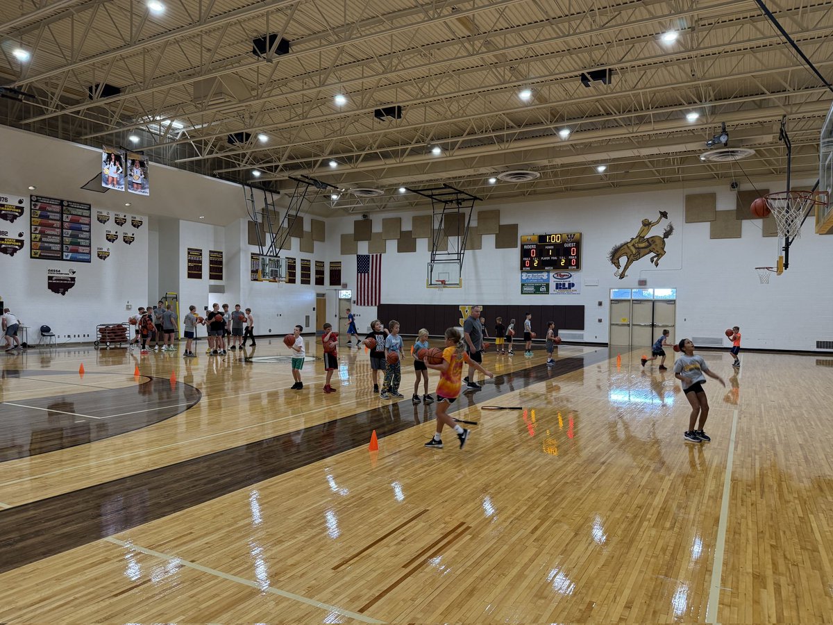 WestJeffHoops's tweet photo. Another fun morning of Youth Skills! https://t.co/KvCm3qSxEP
