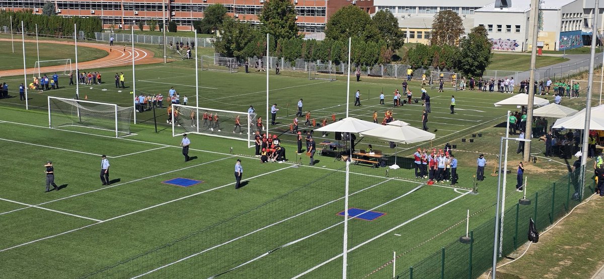 🇭🇷 Journée particulière en Croatie : nos pompiers du #GSCF ont assisté à un tournoi de jeunes sapeurs-pompiers avec la présence de collègues slovènes.
🤝 Échanges constructifs avec le Président national des pompiers de Croatie.
🚒 Ce soir, remise de matériel neuf dans une caserne