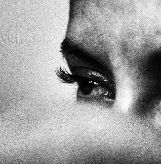 Write2Fite's tweet image. No #bionic red blood cells
Or #pixie dust to fix
The #pummeling of my hemoglobin
This #malignant #RareDisease 
As my heart &amp;amp; soul #scrounges
To turn whatever is left of me
Into a lasting memory
Lie &amp;amp; say
I was a beautiful #catastrophe

#BraveWrite #vss365

youtu.be/pKrxD1hZb5E?si…