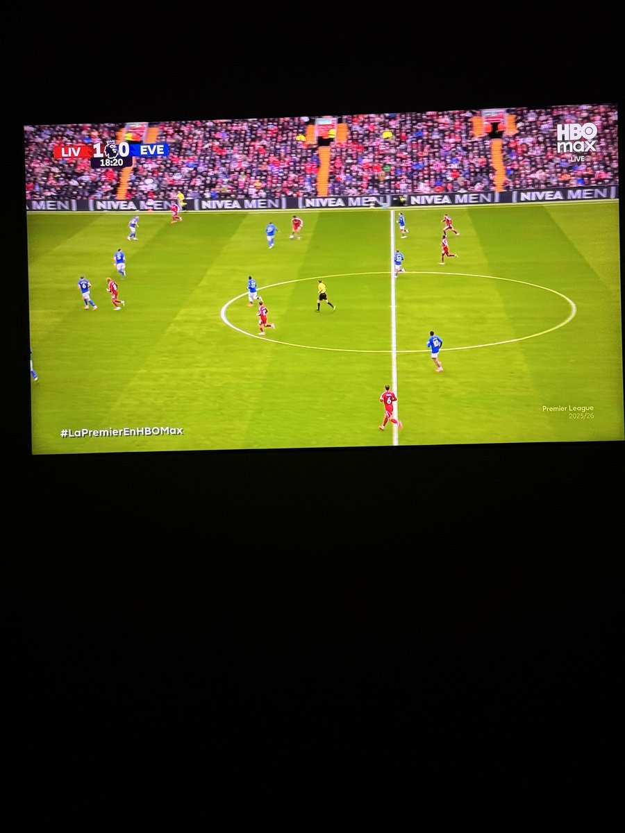 Empezamos el sábado futbolero madrugando para ver a mi Liverpool.  Buenos días
