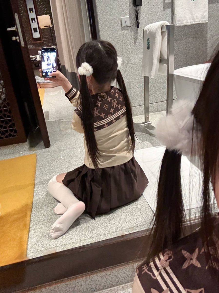 蜜茶- tweet media