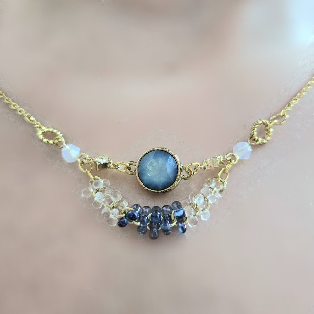 夜にお急ぎで撮ったらパーツ迷子になってるけど、可愛くできました～～💘
ブレスレットは金具無かったから明日買いに行ってから作ります💪✨