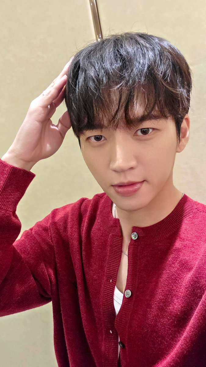 NWH_officialtwt's tweet image. [📸] 

2025.09.20
@ 광저우 팬 사인회

오늘 광저우는 양봉업 하는 허니하우스🐝
서로를 바라보는 눈빛에서 꿀 뚝뚝🍯

다음 만남까지 마음에 꼭 담아둘게요.
나무 x 새싹 사랑 절대 지켜❣️❣️❣️

#남우현 #NAMWOOHYUN
#TreeRing #Only직진