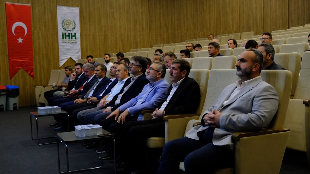 🌟 İyilikte Yarışan Sınıflar projemiz 2025-2026’da da devam ediyor.
Eğitim-Bir-Sen, İHH Bursa Şubesi ve İl MEM iş birliğiyle ilk toplantımıza katılım sağladık.
Bu iyilik yolculuğu sadece öğrencilerimizin gelişimine değil;  dünyadaki yetimlerin yüzünü güldürmeye de vesile olacak.