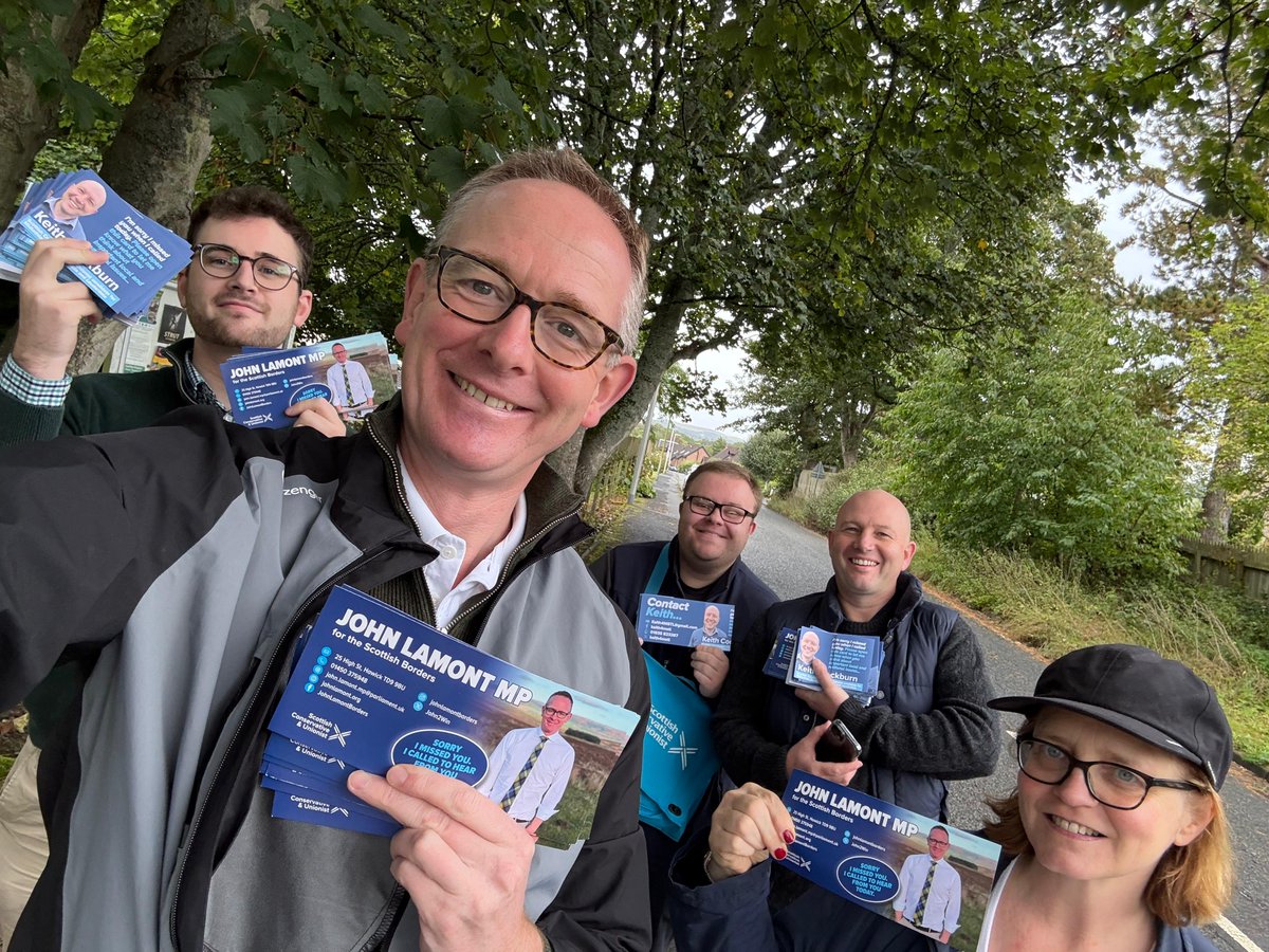 John2Win's tweet image. 🔵 Out knocking on doors in Darnick with Keith Cockburn and a great @ScotTories team.

Lots of people spoke to us about NHS delays and the SNP’s continued obsession with independence. They need to get back to the day job.