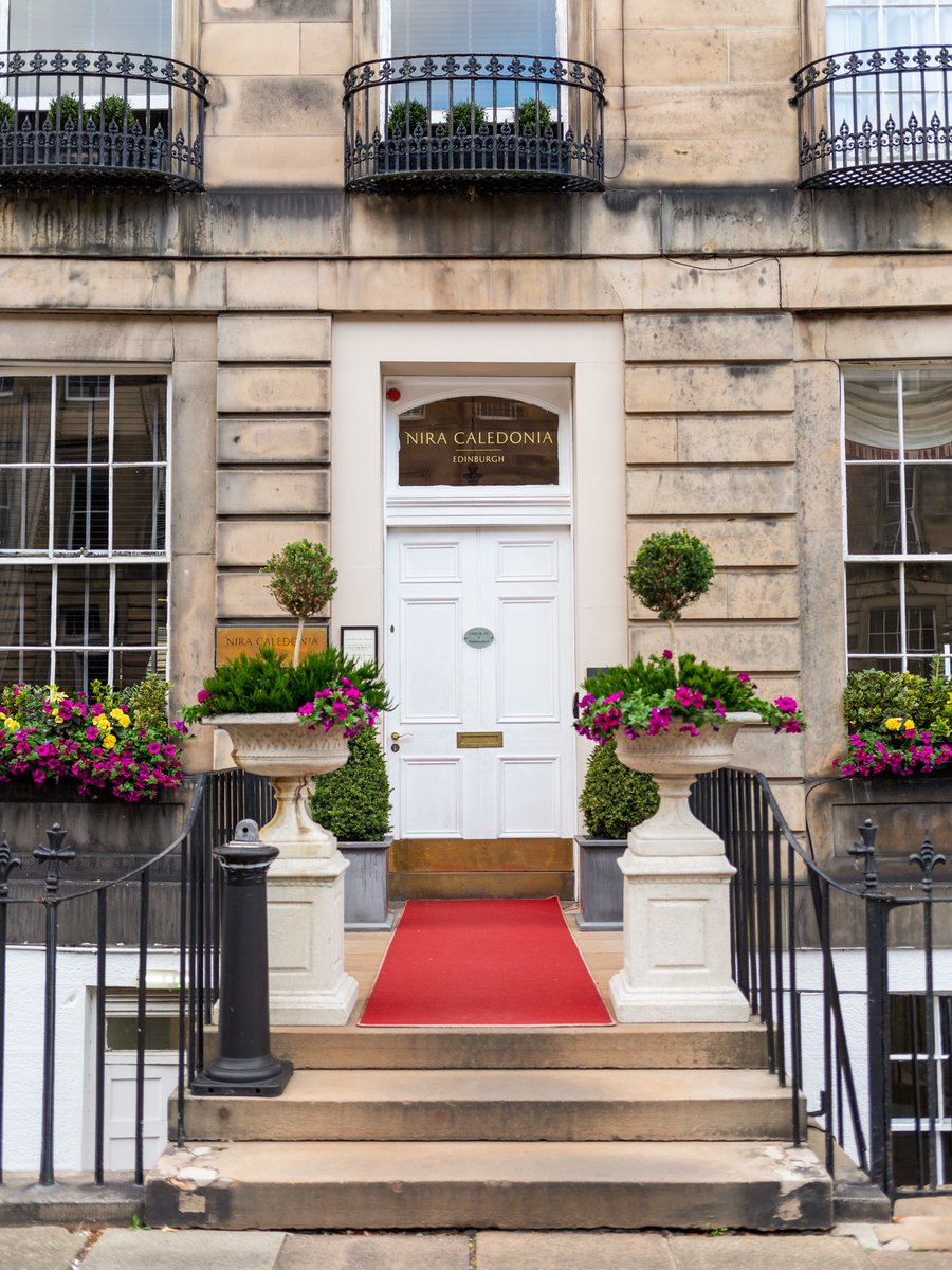 Step off the beaten path and discover a different side of Edinburgh with us in Stockbridge. As autumn approaches, we look forward to welcoming you to Nira Caledonia, where charm, comfort, and a touch of tranquillity await behind our red carpet door.