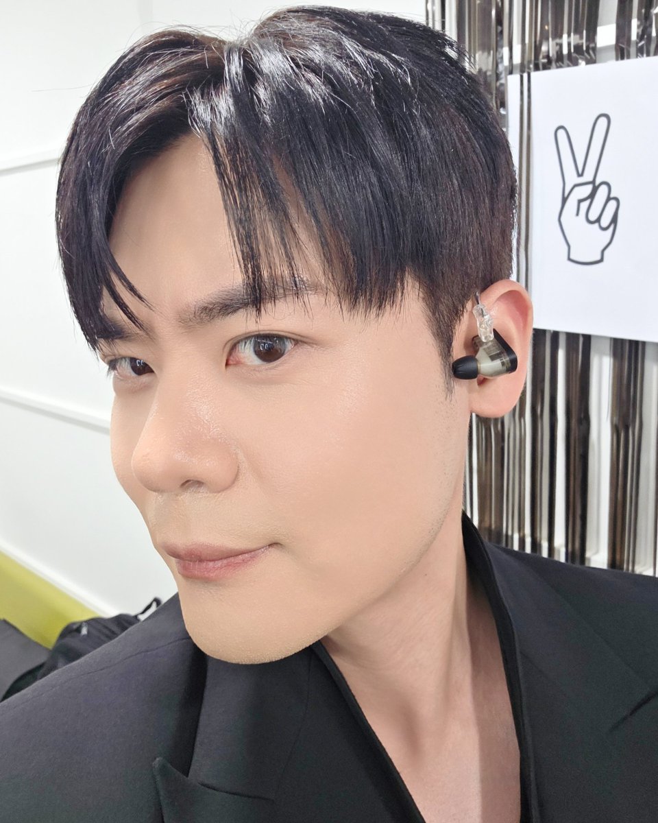 KBS2<불후의 명곡 - 아티스트 신승훈 편>

존경하던 신승훈 선배님과
만나게 되어 설렜던 🐰채훈🐰

채훈의 다음 주 무대도 기대해 주세요❤️🔥

#LAPOEM #라포엠 #불후의명곡 
#유채훈 #YouChaehoon