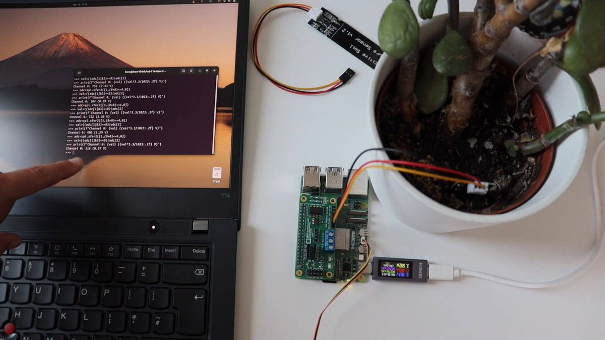 AnaviTechnology's tweet image. 🪴 Our ANAVI Gardening uHAT for #RaspberryPi shines in the #Yocto video tutorial #10 about using SPI, MCP3002 ADC &amp;amp; soil moisture sensor with Python on #Linux🐧
youtu.be/fQ3ACtPPzE0