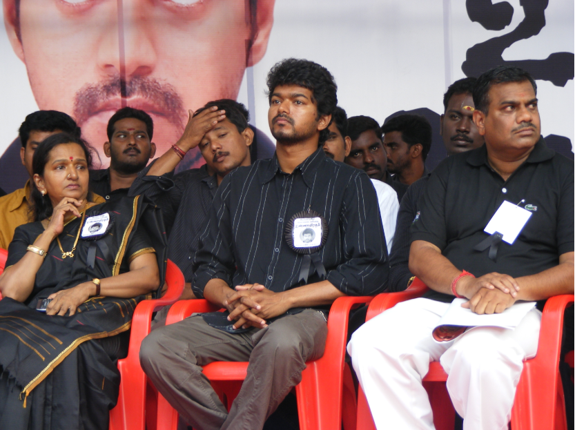 RaamShankar1752's tweet photo. நாகையில் பேசிய விஜய், 'தாய்ப்பாசம் காட்டிய தலைவனை இழந்து தவிக்கும் ஈழத் தமிழர்களுக்காக குரல் கொடுப்பதும் நமது கடமை' என்ற ஒற்றை வரியை மட்டும் சொல்லிவிட்டு அடுத்த செய்திக்கு தாவிவிட்டார். இதையடுத்து 'ஈழத் தமிழர்களுக்காக தவெக செய்த கடமை என்ன?' என்ற கேள்வியை எழுப்புகிறார்கள் அரசியல் நோக்கர்கள்!

"ஈழப்போர் சமயத்தில் காங்கிரஸ் கட்சியின் நிலைப்பாடு கடுமையாக கண்டிக்கப்பட்டது. ஆனால் கொள்கை எதிரி, அரசியல் எதிரி என எந்த வரிசையிலும் காங்கிரஸை வைக்கவில்லை விஜய். ஈழ விவகாரத்தில் காங்கிரஸ் ஆட்சியின் செயல்பாடுகள் குறித்த கண்டனத்தையும் இதுவரை விஜய் பதிவு செய்ததாக தெரியவில்லை.  அதேசமயம் ஈழத் தமிழர்கள் குறித்தும், விடுதலைப் புலிகளின் தலைவர் குறித்தும் எந்த இடத்திலும் பேசவில்லை. இச்சூழலில், 'ஈழத் தமிழர்களுக்காக குரல் கொடுப்பதும் நமது கடமை' என வெறுமனே பேச்சரசியலை மட்டுமே விஜய் செய்வாரெனில், 'கடமை தவறுகிறார் விஜய்!'" 
என்கிறார்கள்.

ஒரு நடிகராக ஈழப் போராட்டத்தில் பங்கெடுத்த விஜய்... அரசியல் கட்சி தலைவராக ஈழ விவகாரத்தை தவிர்த்துவரும் அவரது வியூகம் வித்தியாசமாகவே இருக்கிறது!

#TVKVijay