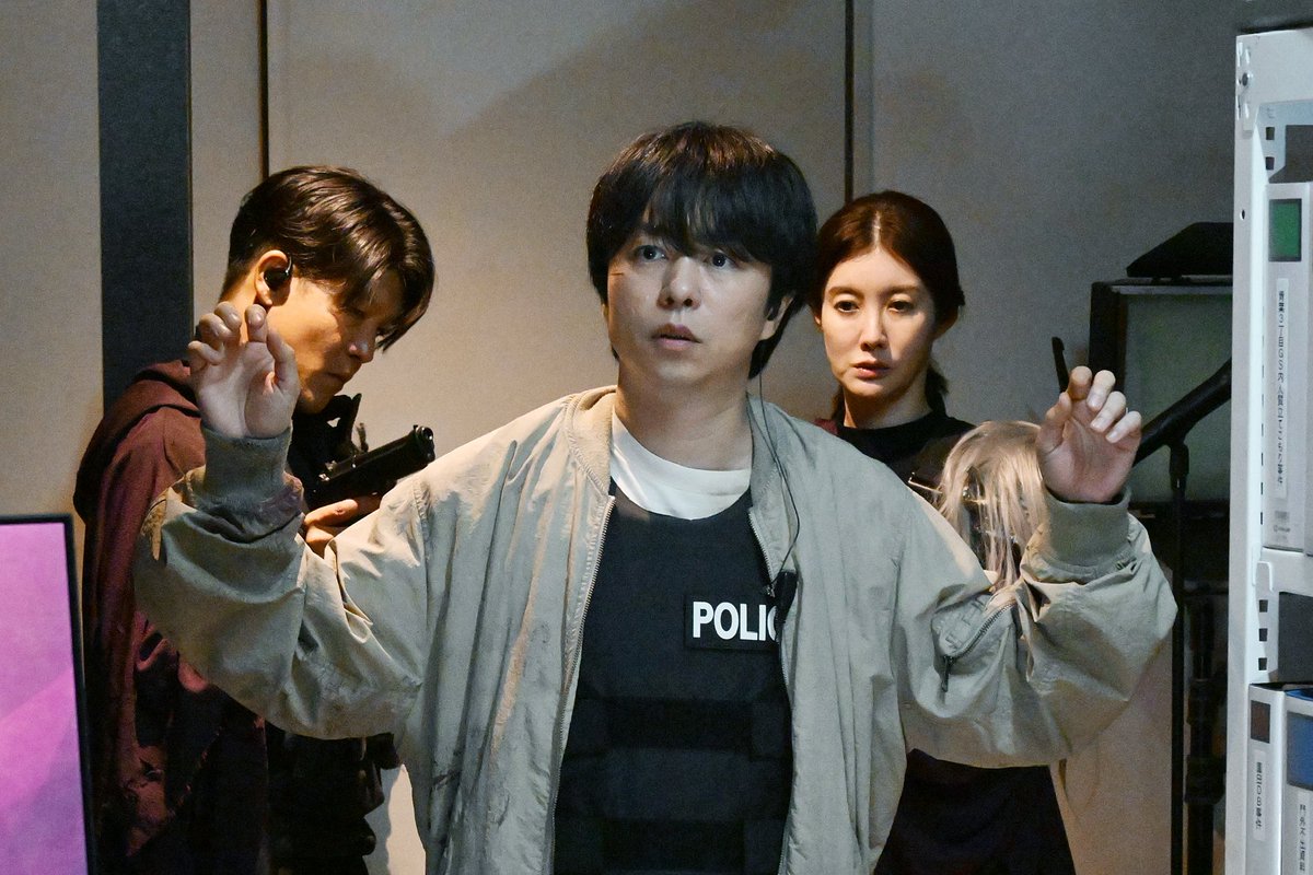 ◤#放送局占拠 観戦中◢

ここが傀儡子の闇のど真ん中

人質3名テレビ爆発死まで あと29分