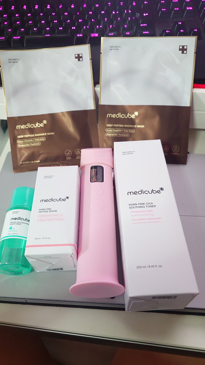 筋当たると、ヴヴヴヴ、、、⚡︎⚡︎٩(✘д✘๑;)۶ ⚡︎⚡︎
ってなるよねぇー
と大爆笑の今日この頃ꉂ🤣𐤔

今日も平和です(((o(*ﾟ▽ﾟ*)o)))

…🤔何のジェル使いながらしようかなぁー…🤔