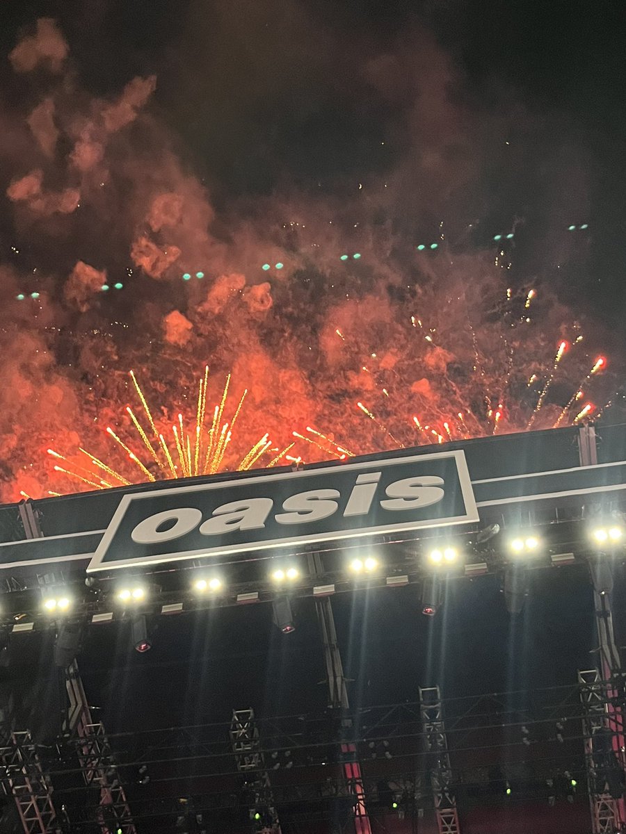 TonyCherryFC's tweet photo. Outing of the year: Oasis https://t.co/ayTpx4JcSg