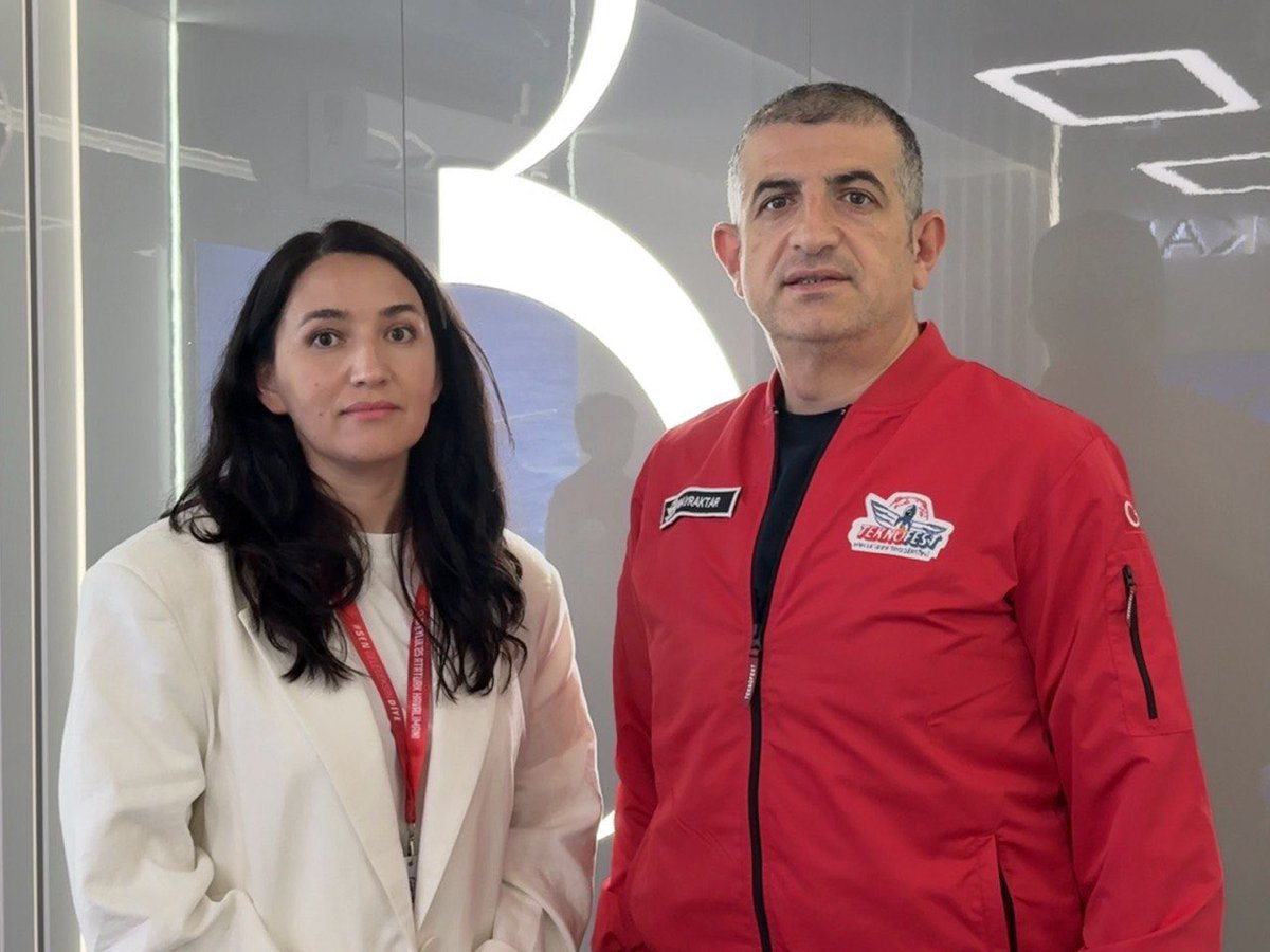 У Стамбулі триває фестиваль авіації, космосу та технологій TEKNOFEST, організатором якого виступає гендиректор компанії Baykar <a href="/haluk/">Haluk Bayraktar</a> . Під час спілкування Халук Байрактар зазначив, що фестиваль TEKNOFEST планують провести в Україні, після перемоги
youtu.be/AS5J8EuQxaE