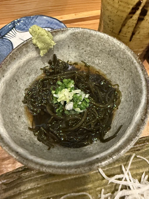 新潟のもずく初めて食べたら食感が全く違ってコリコリしてホンマに美味しかった 普段食べてるもずくは偽物だったよ…