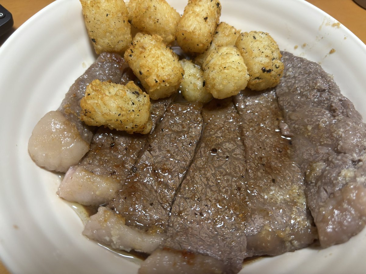 入籍記念日なので、ステーキ！
ポテトつきです！