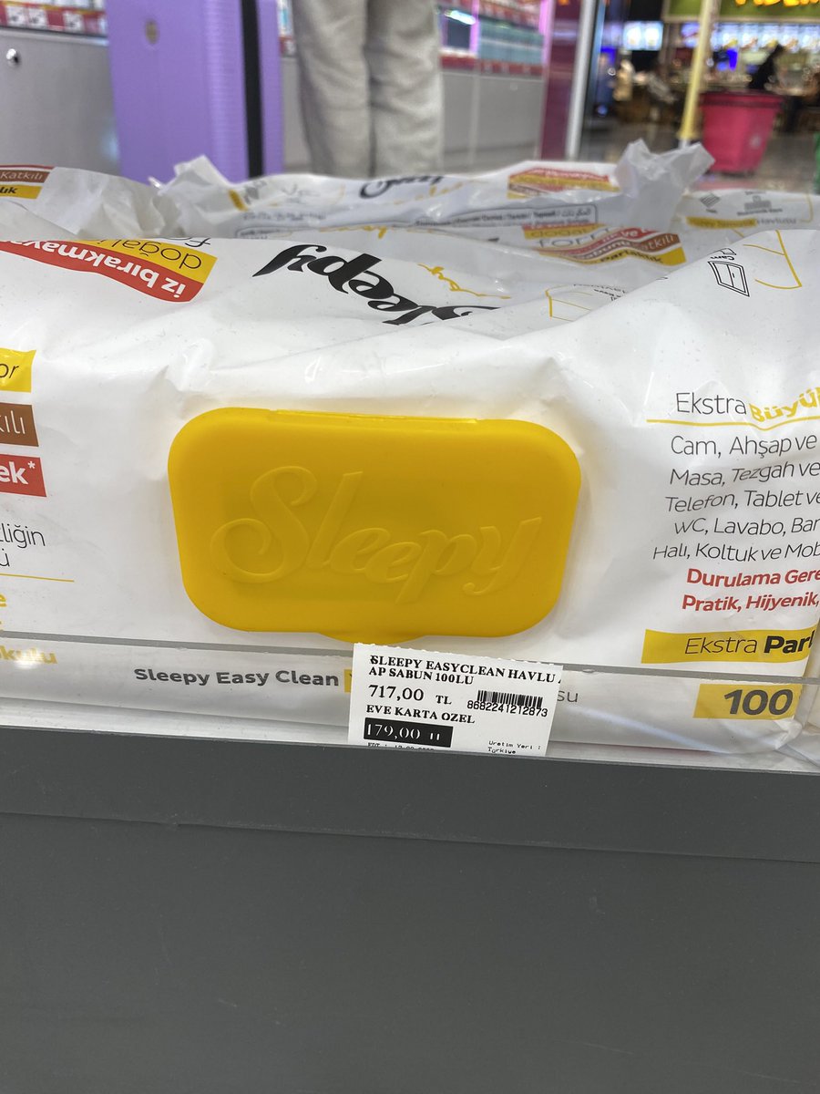 İstanbul Havalimanı Eve mağazasında Sleepy ıslak mendilin fiyatı 717 TL.