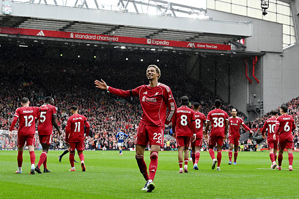 LFCphoto's tweet image. HT: Reds 2-0 Blues

Goals: Gravenberch &amp;amp; Ekitike.

#LFC #EFC #derby #MerseysideDerby #Anfield