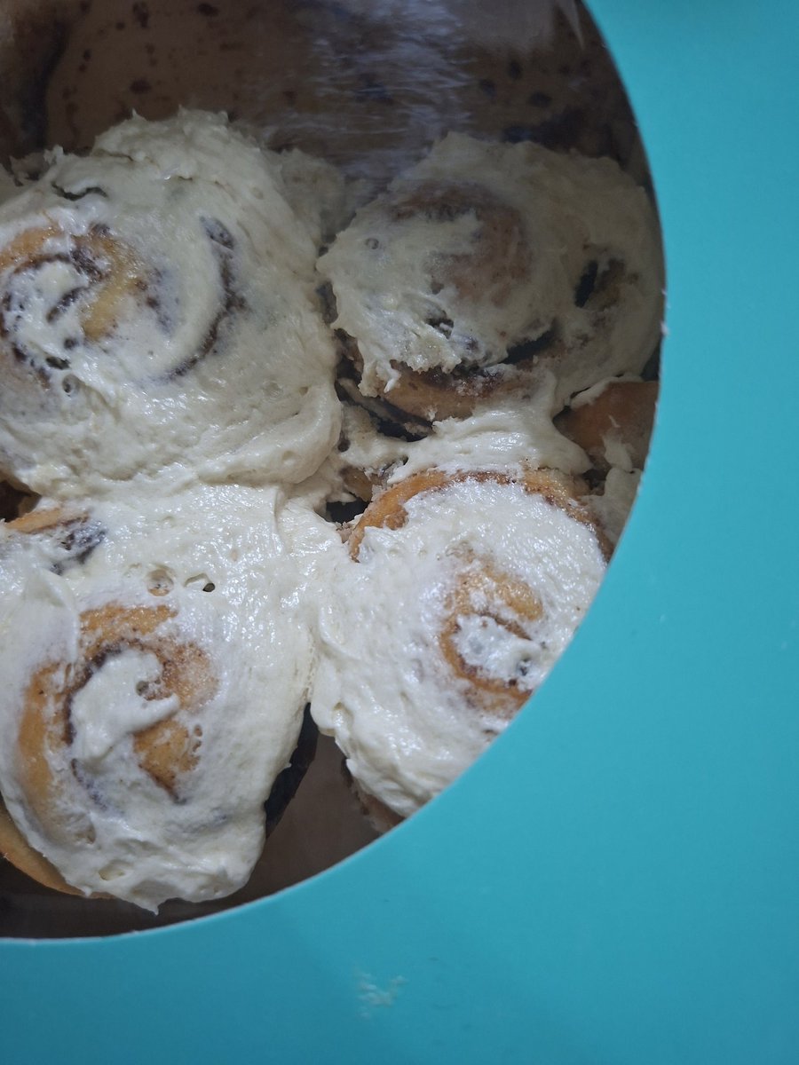 CrisWrites's tweet photo. This is my Tiffany blue #cinnabon ✨️ https://t.co/Kvcbr4XNaZ