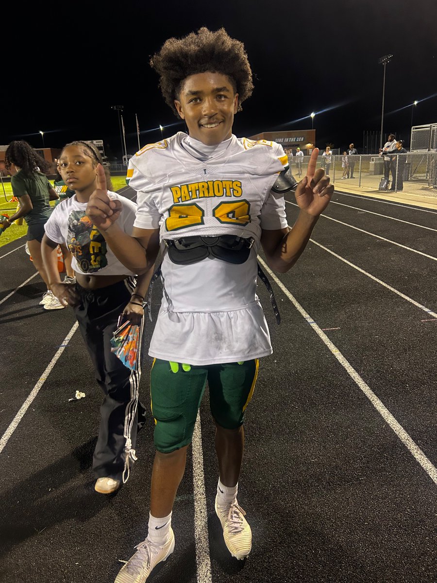 Closed the game out last night with the game winner TD!!!! 
"Success isn’t built in a day it’s crafted step by step, brick by brick. Every small effort adds up to something great." 🏈🧱