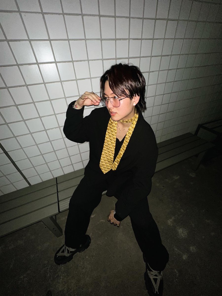 K_aito0__0b's tweet photo. King&amp;Prince「I Know」MVにダンサーとして出演させて頂きました！👔
是非MVチェックして下さい！✔️
King&amp;Princeのお二方、KAITAくん、関係者の皆様ありがとうございました❗️❤️‍🔥
Choreographer:KAITA(Rht.) @kaita0719 

#IKnow
#KingandPrince https://t.co/3AlipPyz6t