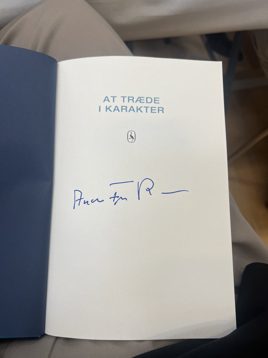 Hvorfor har Anna fra Randers underskrevet min bog??! #VULS25