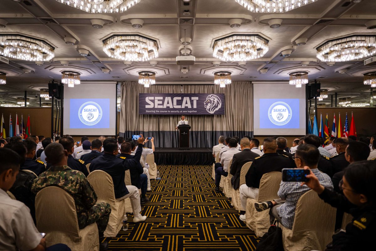 US7thFleet's tweet image. 14 days, 11 Indo-Pacific allies and partners, 1 integrated force for maritime security. 🌏🤝⚓
The 24th annual Southeast Asia Cooperation and Training (SEACAT) exercise concluded on Sep. 19.
Read more: ow.ly/mi6P50WZKZt
#USNavy | #MaritimeSecurity | #SEACAT2025