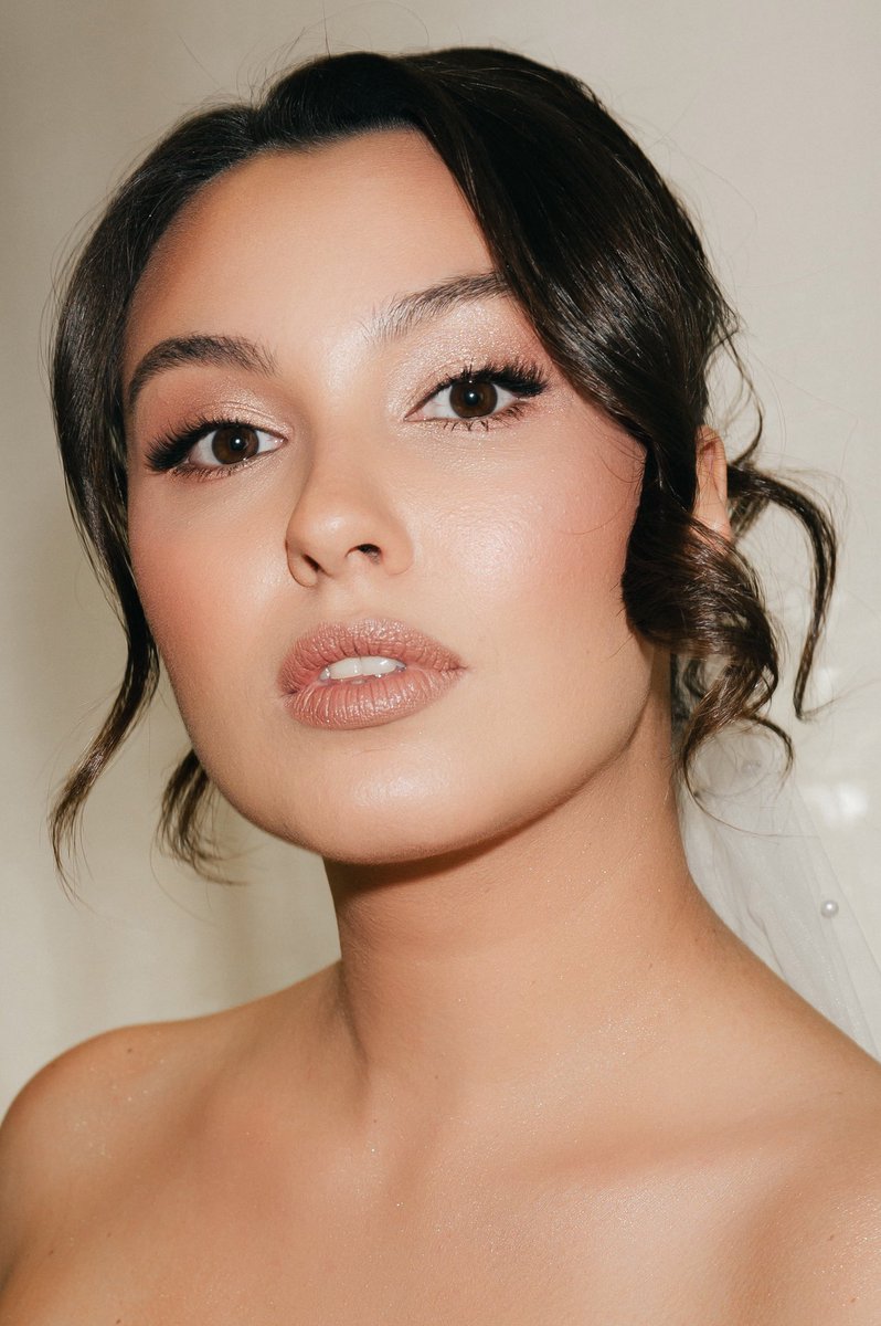 Одна тут отдыхаешь? tweet media